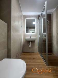 Kompletno renoviran dvoiposoban stan na Limanu 4